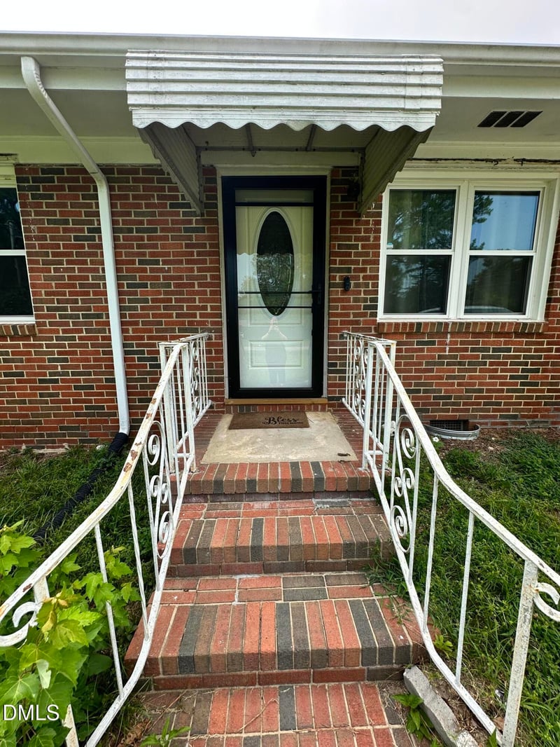 205 Cloverdale Dr, Smithfield, NC 27577
