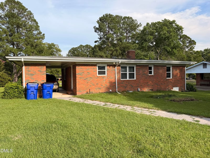 205 Cloverdale Dr, Smithfield, NC 27577