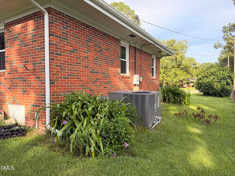 205 Cloverdale Dr, Smithfield, NC 27577