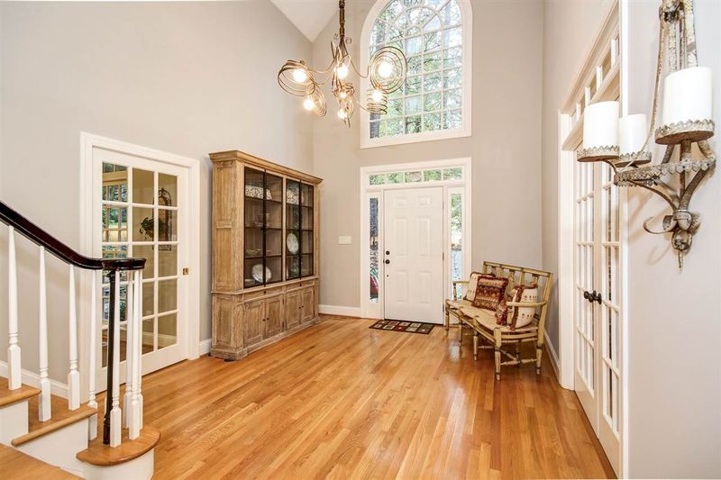 205 Collinson Dr, Chapel Hill, NC 27514
