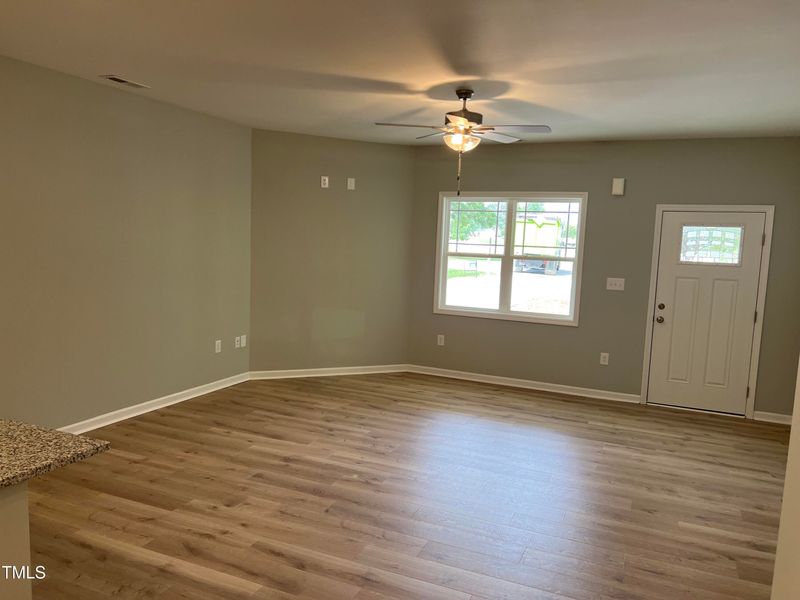205 Creekside Dr, Selma, NC 27576