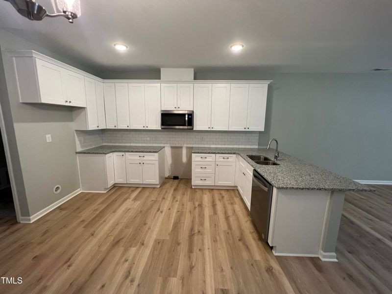 205 Creekside Dr, Selma, NC 27576