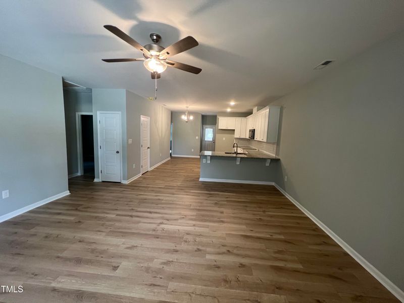 205 Creekside Dr, Selma, NC 27576