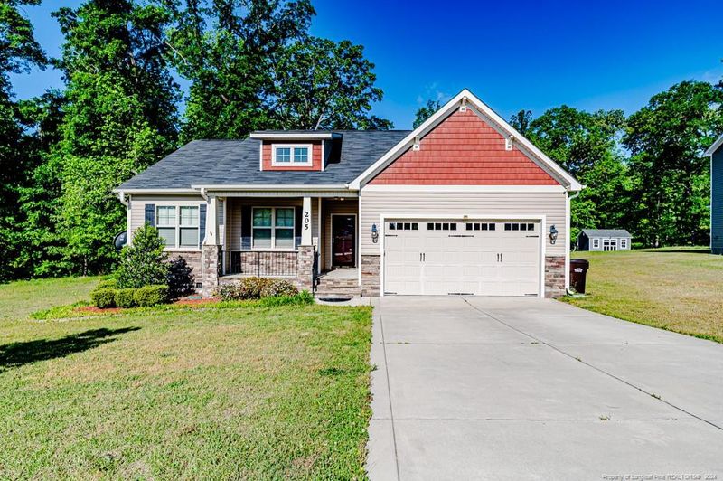 205 Fairfax Dr, Sanford, NC 27332