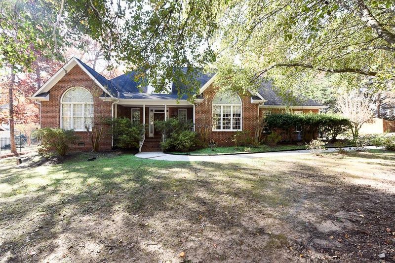 205 Galway Dr, Chapel Hill, NC 27517