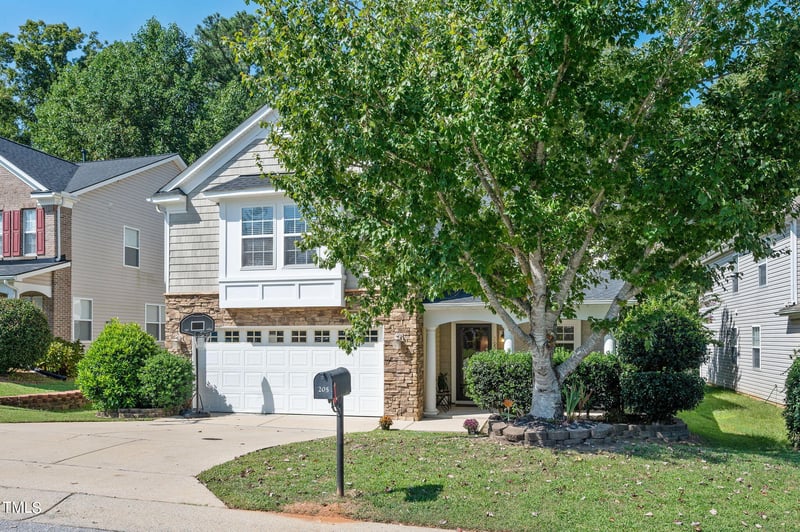 205 Georgetowne Dr, Clayton, NC 27520