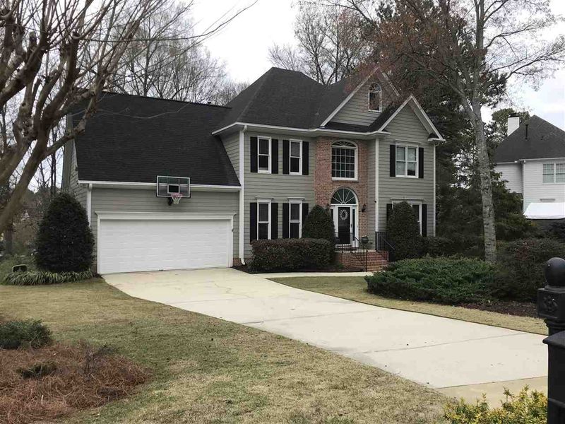 205 Glen Abbey Dr, Cary, NC 27513