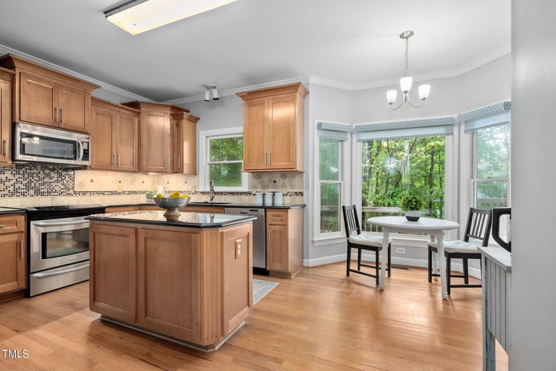 205 Glenmore Rd, Cary, NC 27519