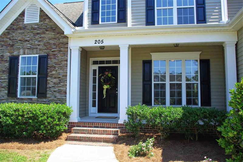 205 Hocutt Farm Dr, Clayton, NC 27527