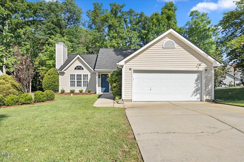 205 Hornholly Way, Holly Springs, NC 27540