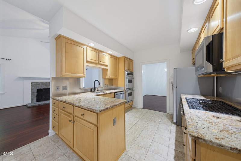 205 Livingstone Dr, Cary, NC 27513