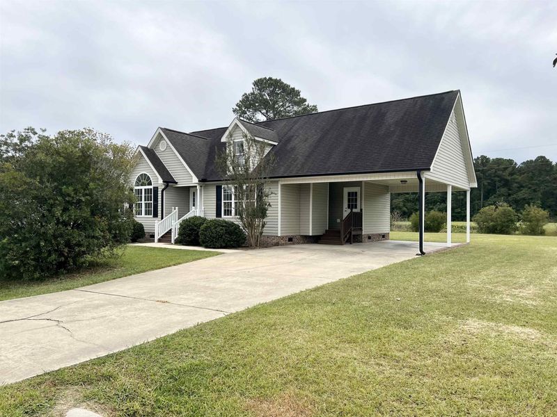 205 Log Cabin Ct, Selma, NC 27576