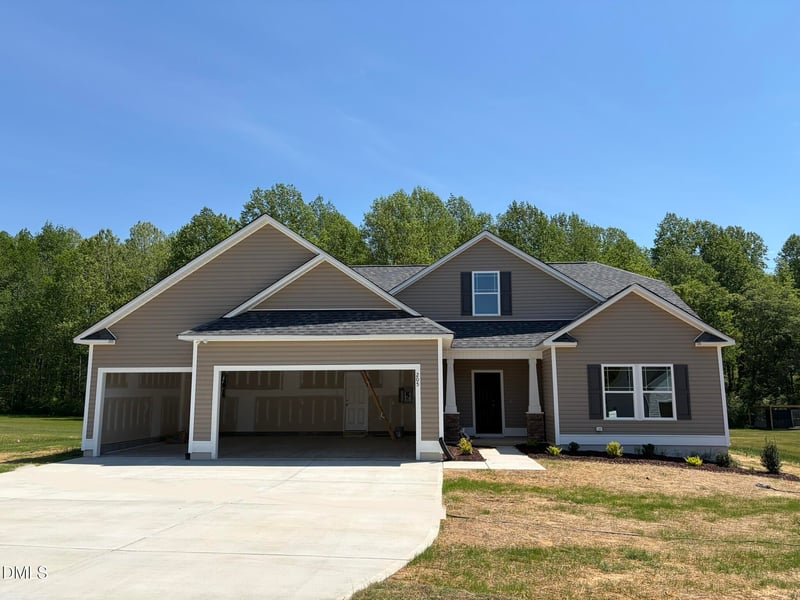 205 Mangrove Ct, Four Oaks, NC 27524