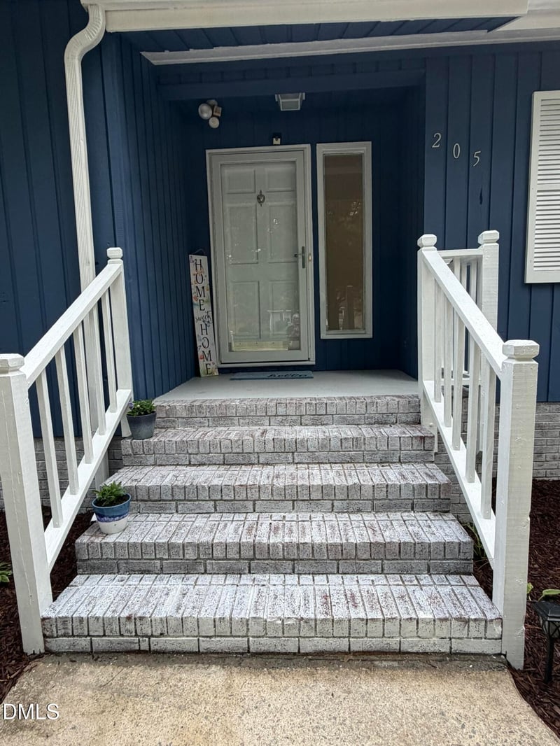 205 Maynard Rd, Cary, NC 27511