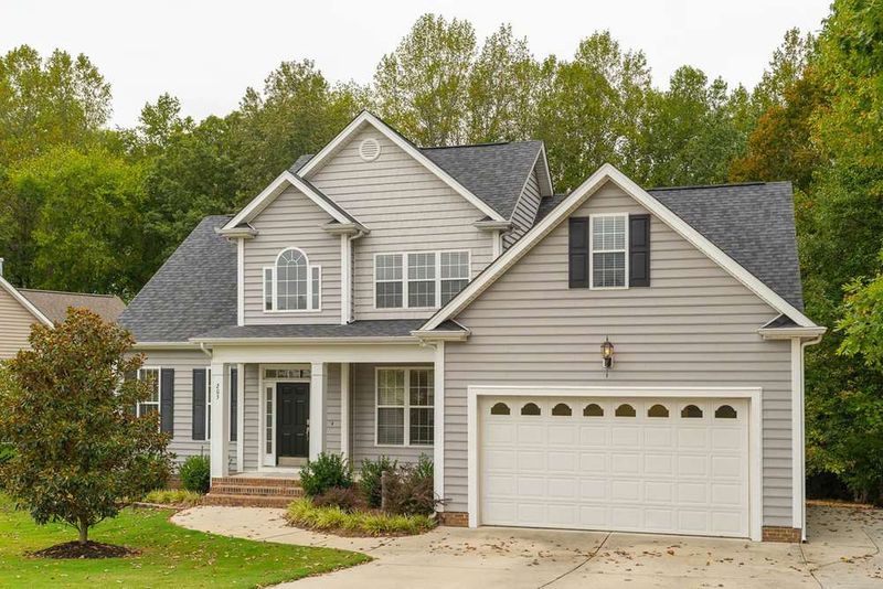 205 Mill Creek Dr, Clayton, NC 27527