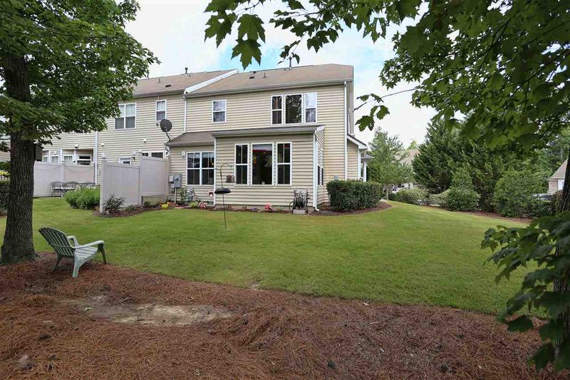 205 Murray Glen Dr, Cary, NC 27519