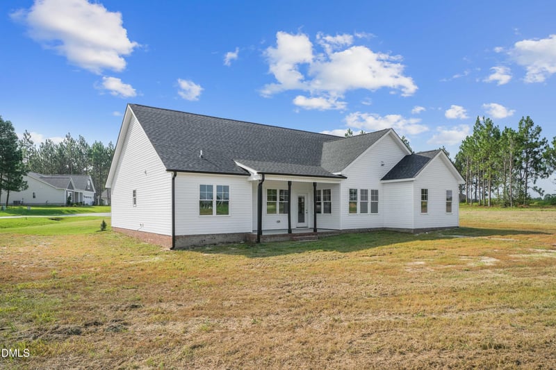 205 N Rabbit Run Dr, Smithfield, NC 27577