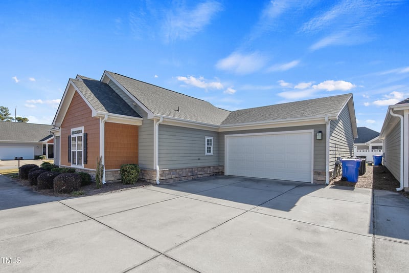 205 Nandina Ct, Fayetteville, NC 28311