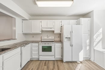 205 Oak Hollow Ct, Raleigh, NC 27613