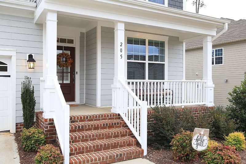 205 Oakenshaw Dr, Holly Springs, NC 27540