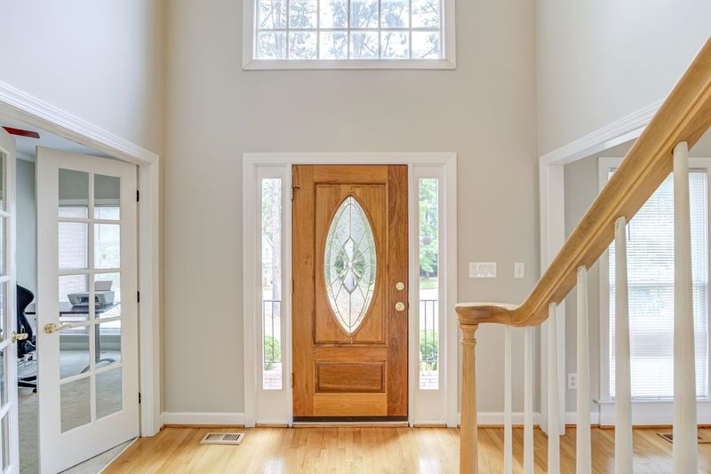 205 Otmoor Ln, Cary, NC 27519