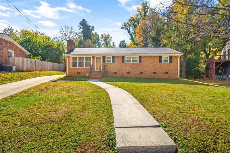 205 Overbrook Ter, Burlington, NC 27215