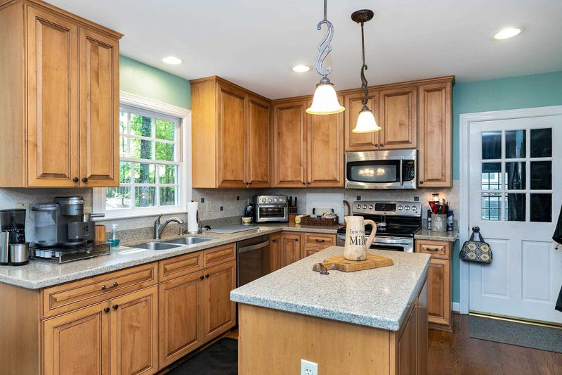 205 Parkmeadow Dr, Cary, NC 27519