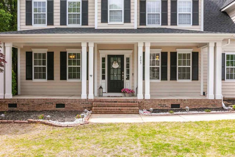205 Parkridge Dr, Clayton, NC 27527