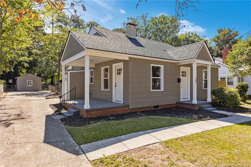 205 Pinecrest Dr, Fayetteville, NC 28305