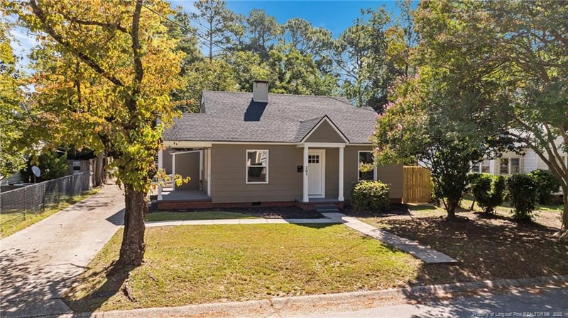 205 Pinecrest Dr, Fayetteville, NC 28305