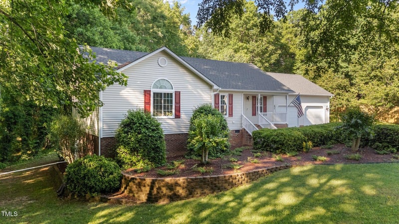 205 Smiths Creek Dr, Clayton, NC 27520