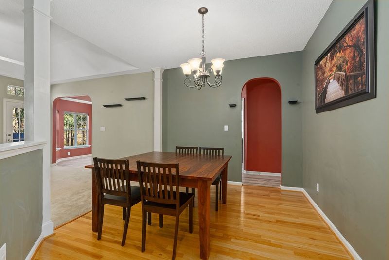 205 Stone Hedge Ct, Holly Springs, NC 27540