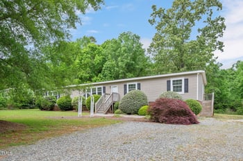 205 Stonemason Dr, Holly Springs, NC 27540