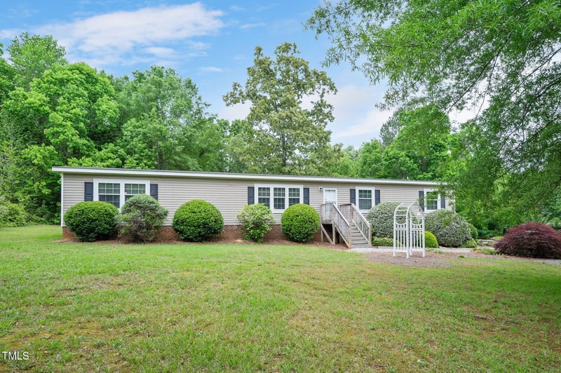 205 Stonemason Dr, Holly Springs, NC 27540