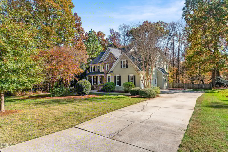 205 Sunset Grove Dr, Holly Springs, NC 27540
