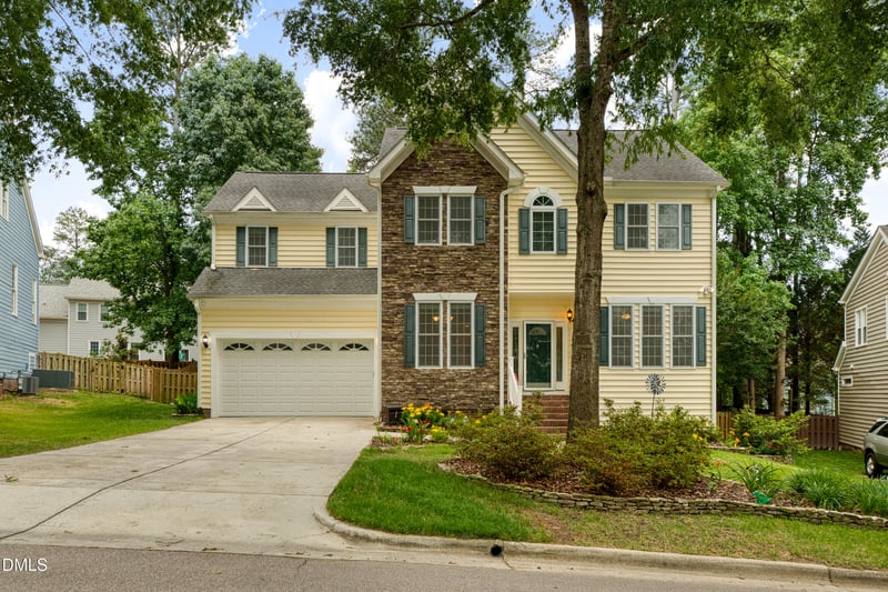 205 Swansboro Dr, Cary, NC 27519