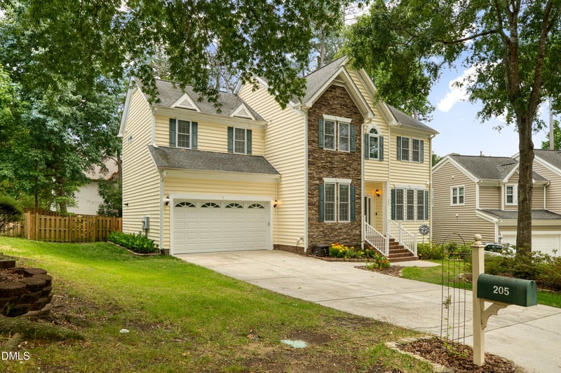 205 Swansboro Dr, Cary, NC 27519