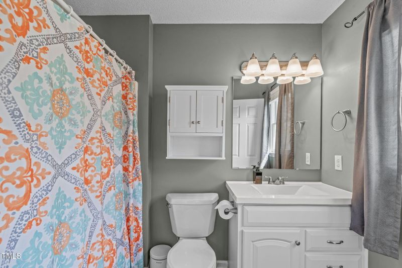 205 Twin Oaks Dr, Angier, NC 27501
