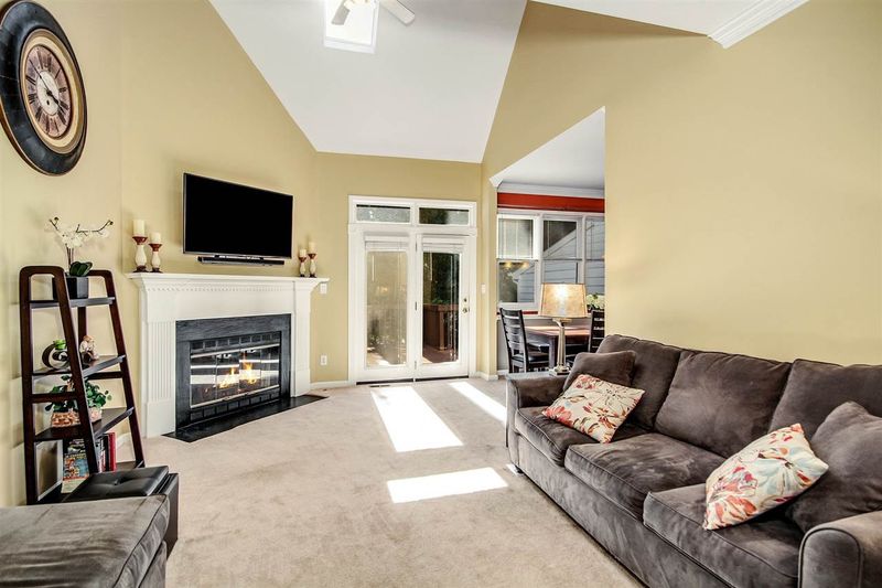 205 Vinca Cir, Cary, NC 27513