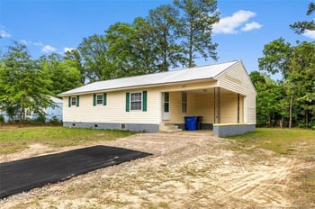 205 Waddell Dr, Fayetteville, NC 28301