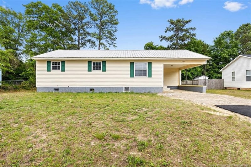 205 Waddell Dr, Fayetteville, NC 28301