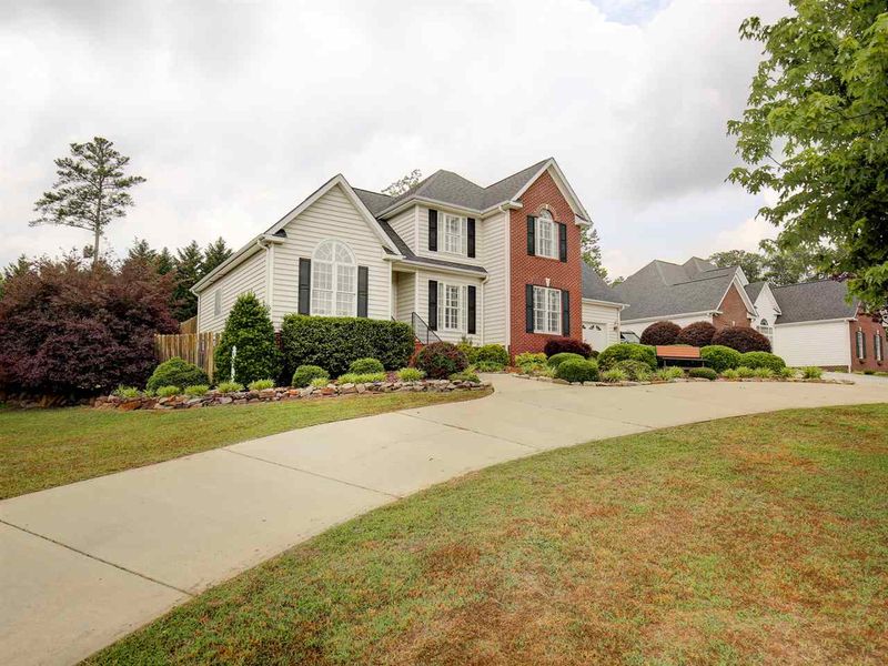 205 Wickfield Dr, Sanford, NC 27330