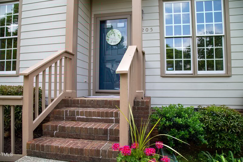 205 Windbyrne Dr, Cary, NC 27513
