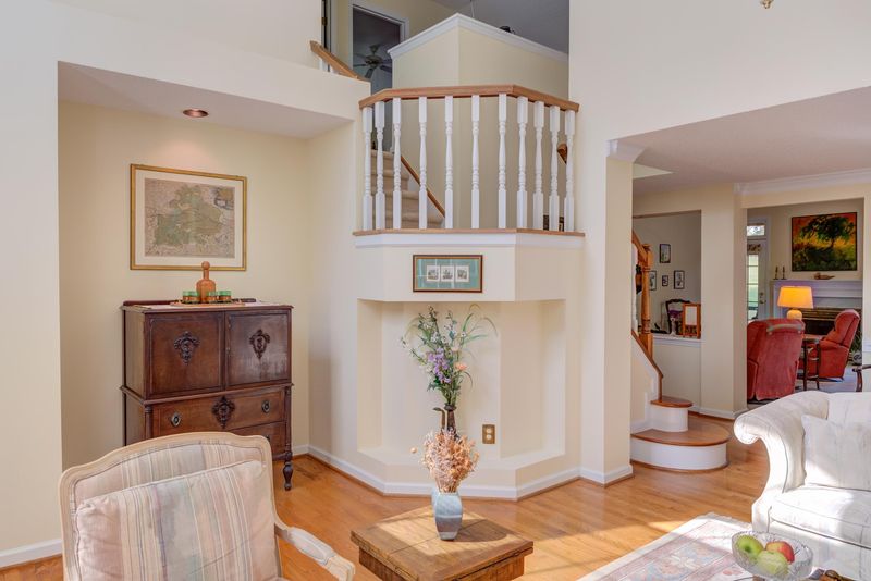 205 Windhover Dr, Chapel Hill, NC 27514