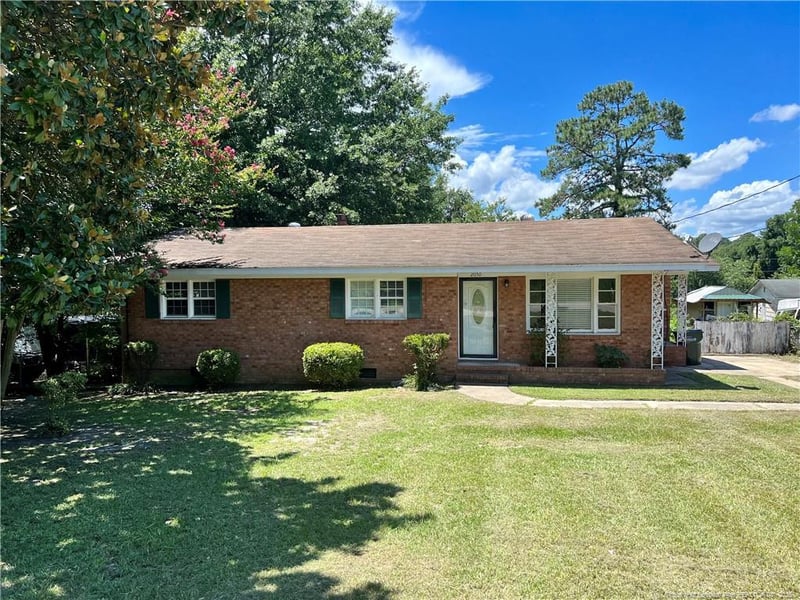 2050 Ironwood Dr, Fayetteville, NC 28304