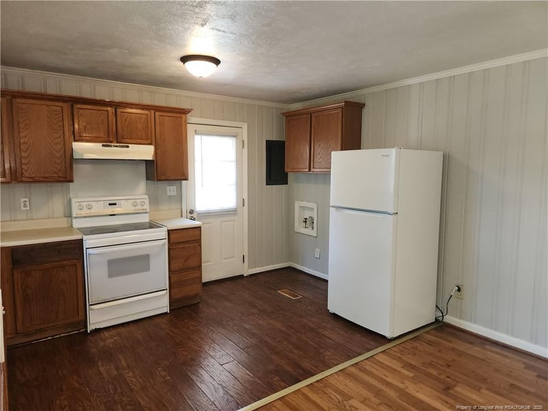 2050 Ironwood Dr, Fayetteville, NC 28304