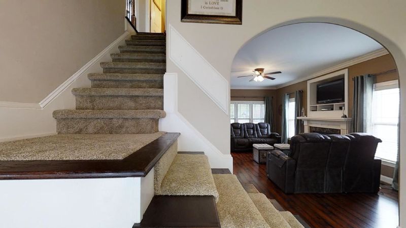2051 Valley Dr, Clayton, NC 27520