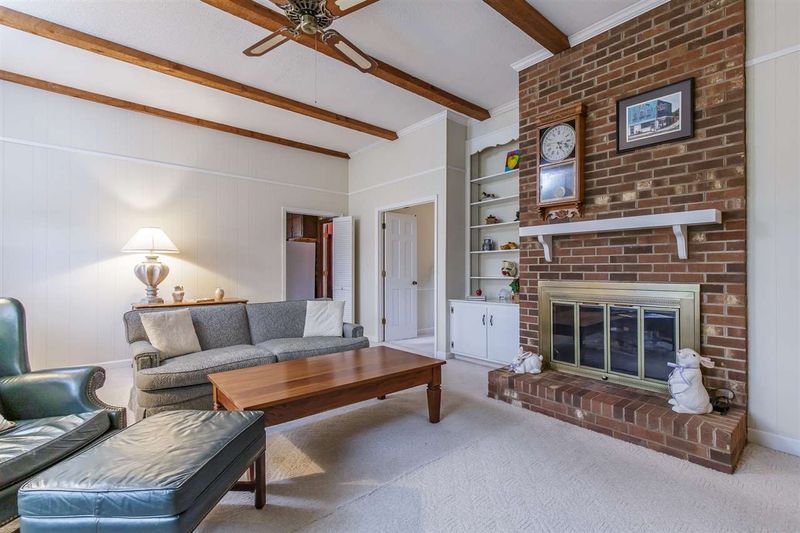 2052 Westover Ter, Burlington, NC 27215