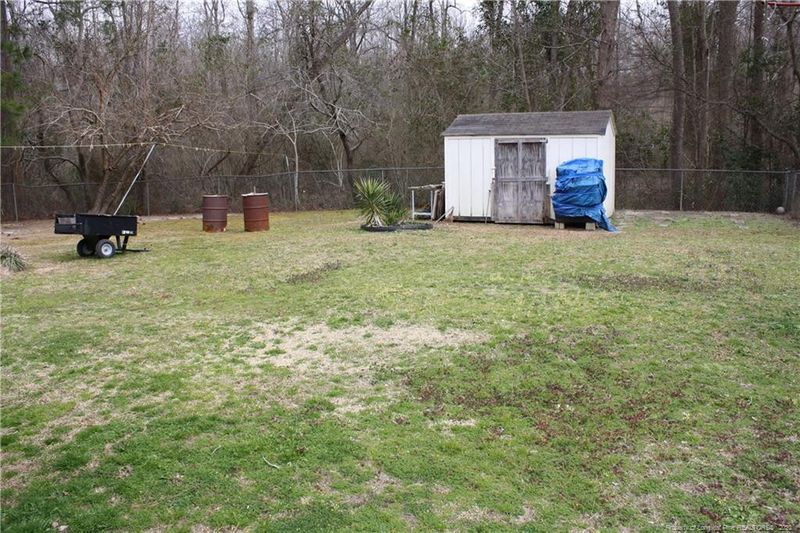 2053 Corrinna St, Fayetteville, NC 28301