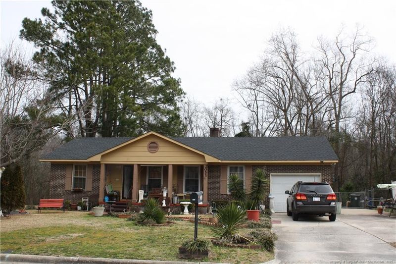 2053 Corrinna St, Fayetteville, NC 28301